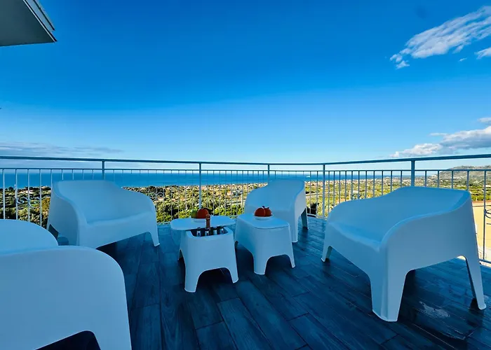 Al Grande Pino - Private pool, Jacuzzi&amazing Sunset